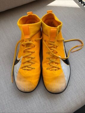 Nike indoor soccer shoes